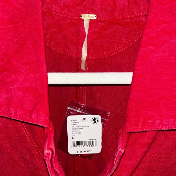 We the free Marci shortall in red - Picture 2 of 4